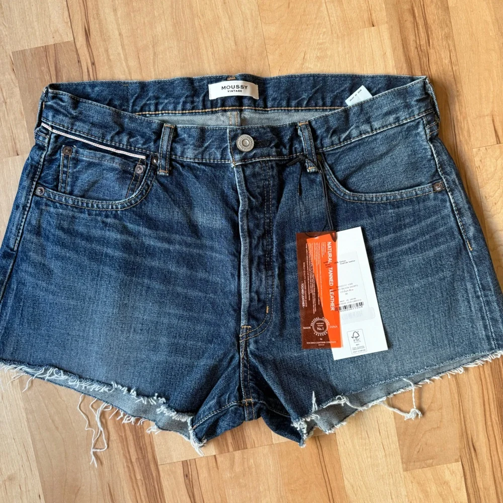 Moussy Vintage Dark Blue Wilson 100% Cotton Denim Frayed Hem Shorts NWT Size 30 - Picture 9 of 13